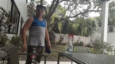 walang magawa kaya mag linis nalang .